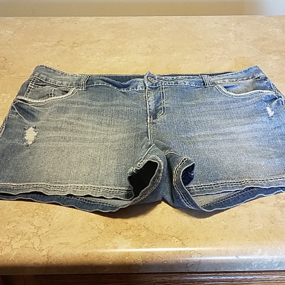 Maurice's jean shorts